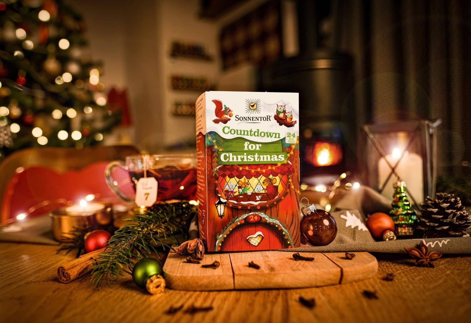クリスマスカウントダウンのお茶 商品パッケージと冬のティータイム